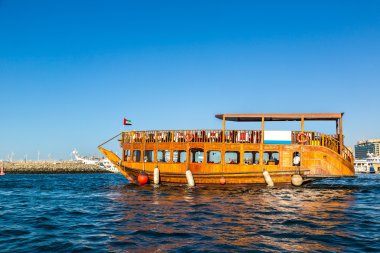 Eski ahşap gemi Dubai