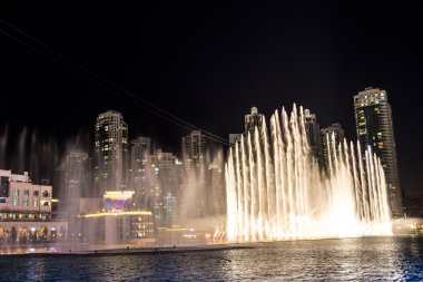 çeşmeler Dubai dans