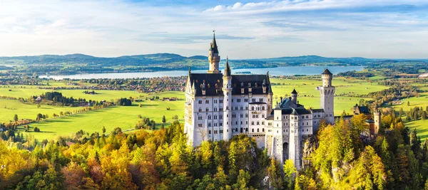 Pintoresco castillo de Neuschwanstein —  Fotos de Stock