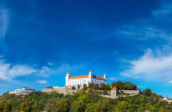 Medeltida slott i Bratislava, Slovakien — Stockfoto