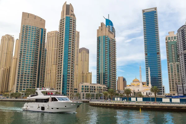 Dubai Marina på en sommardag — Stockfoto