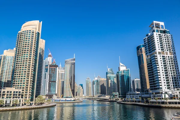 Dubai Marina an einem Sommertag — Stockfoto