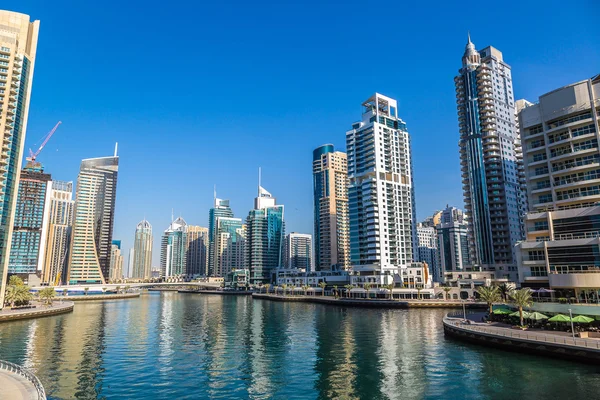 Dubai Marina em um dia de verão — Fotografia de Stock