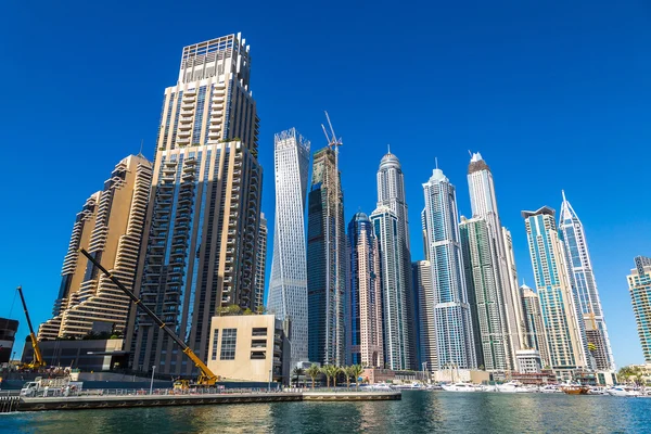 Dubai Marina an einem Sommertag — Stockfoto