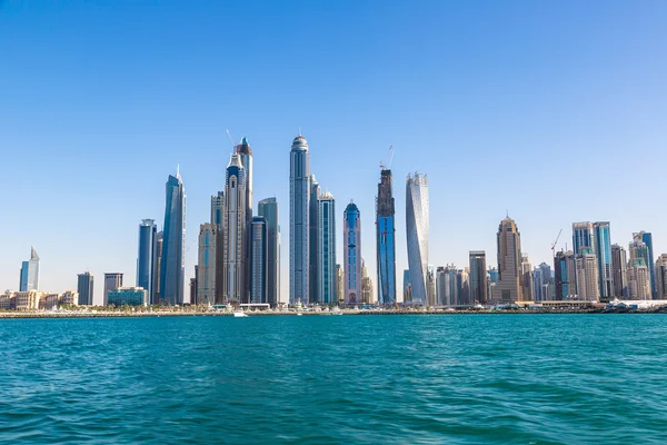 Dubai Marina em um dia de verão — Fotografia de Stock