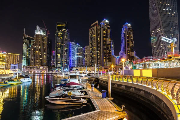 Dubai Marina en una noche de verano — Foto de Stock