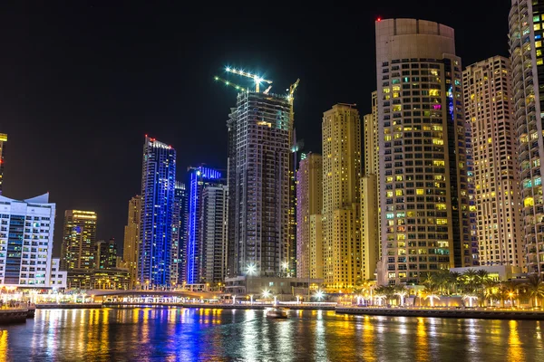 Dubai marina in una notte d'estate — Foto Stock