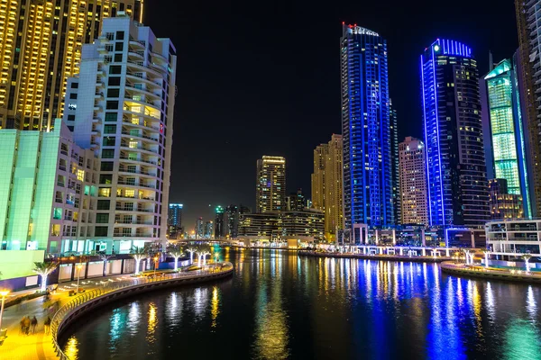 Dubai marina em uma noite de verão — Fotografia de Stock