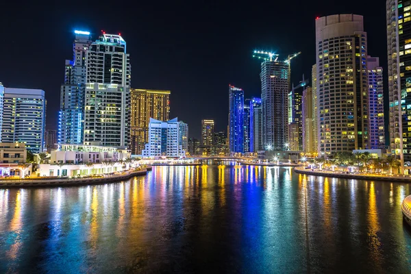 Dubai marina em uma noite de verão — Fotografia de Stock