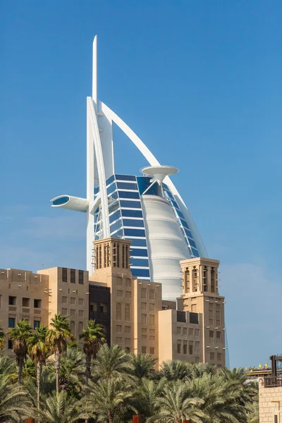 Burj Al árabe e Madinat Jumeirah — Fotografia de Stock