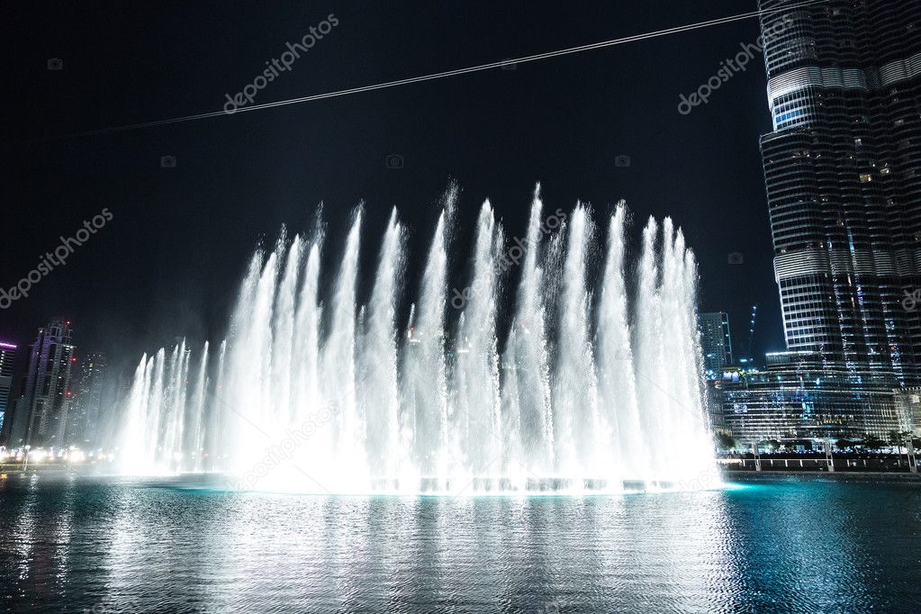 Dancing fountains in Dubai