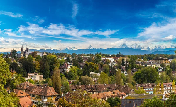 Bern, en sommardag i Schweiz — Stockfoto