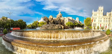 Madrid'da Cibeles Çeşmesi