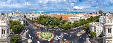 Madrid'da Plaza de Cibeles Çeşmede Cibeles