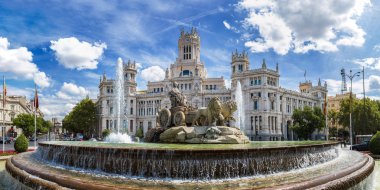 Madrid'da Cibeles Çeşmesi