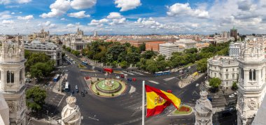 Madrid'da Plaza de Cibeles Çeşmede Cibeles