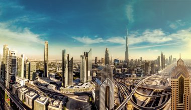 Downtown Dubai bir yaz gününde