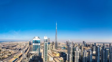 Downtown Dubai bir yaz gününde