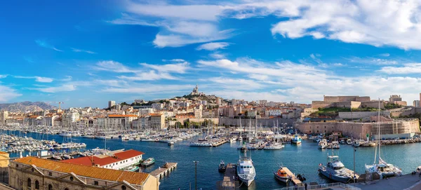 Notre Dame de la Garde ve eski port Marseille — Stok fotoğraf