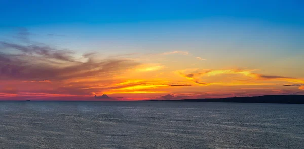 Coucher de soleil panorama sur la mer — Photo