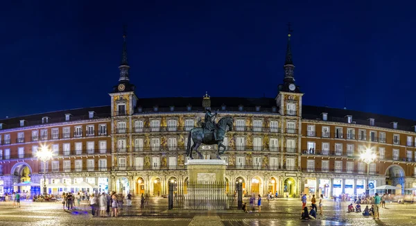 Statue von philip iii auf dem Bürgermeister-Platz in Madrid — Stockfoto