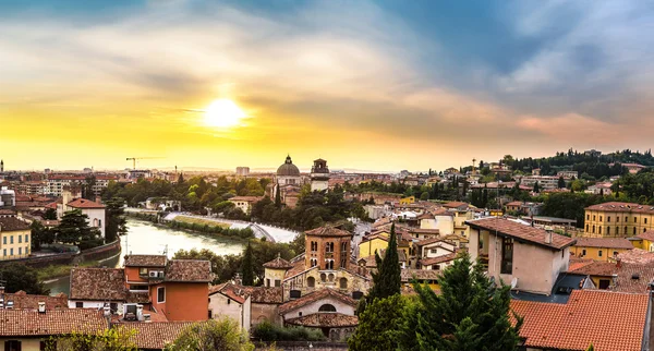 Verona al tramonto in Italia — Foto Stock