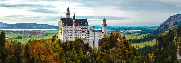 Schloss Neuschwanstein in Deutschland — Stockfoto