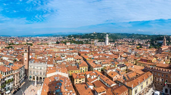 Verona an einem Sommertag, Italien — Stockfoto