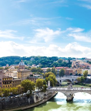 Roma ve Tiber bir yaz gününde