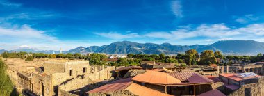 Bir yaz günü şehirde Pompeii