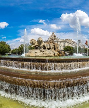 Madrid'da Cibeles Çeşmesi
