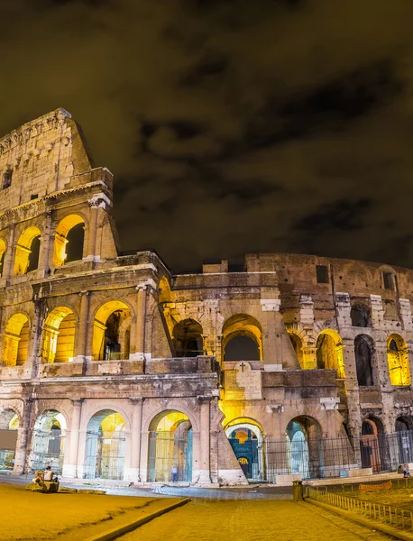 Coliseo en roma, italia — Foto de Stock