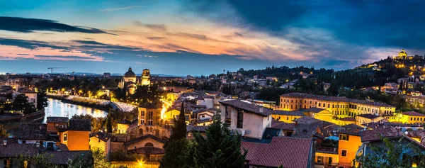 Verona, a naplemente, Olaszország — Stock Fotó