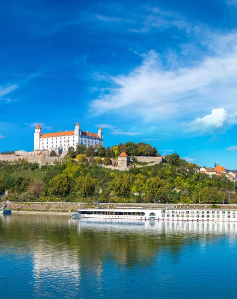 斯洛伐克布拉迪斯拉发中世纪城堡 — 图库照片