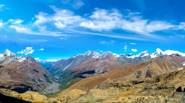 Alpi paesaggio montano in Svizzera — Foto Stock