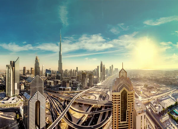 Dubais Innenstadt an einem Sommertag — Stockfoto