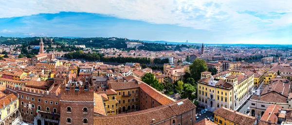 Verona egy nyári napon, Olaszország — Stock Fotó