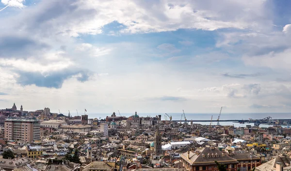 Генуя в літній день, Італія — стокове фото