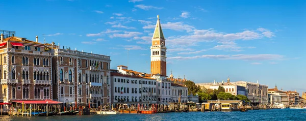 Campanile di San Marco en Venecia — Foto de Stock