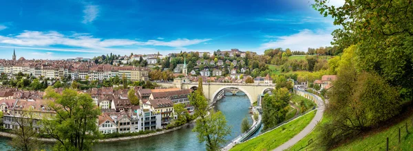 Bern v letním dni ve Švýcarsku — Stock fotografie