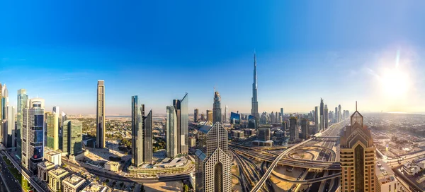 Downtown Dubai på en sommardag — Stockfoto