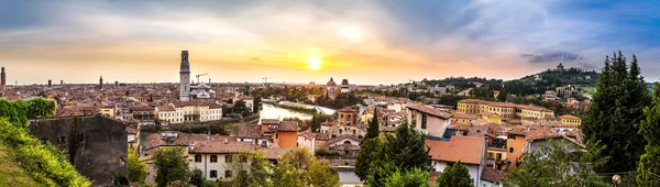 Gün batımında Verona, İtalya — Stok fotoğraf