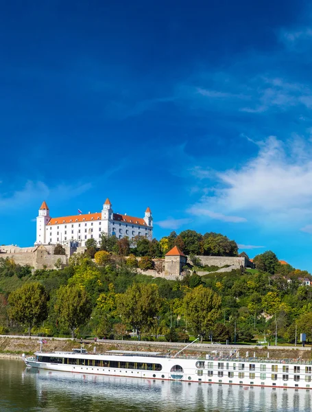Bratislava, Slovakya 'daki ortaçağ kalesi — Stok fotoğraf