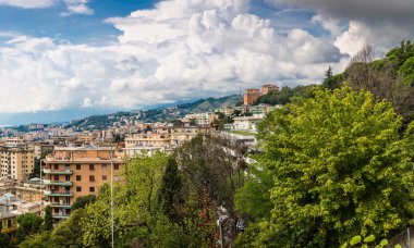 Cenova bir yaz günü, İtalya