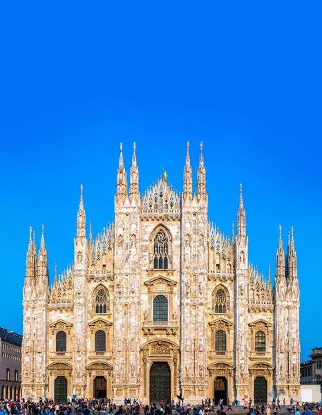 Catedral de Milán en el día de verano, Duomo — Foto de Stock