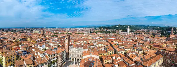 Verona w letni dzień, Włochy — Zdjęcie stockowe