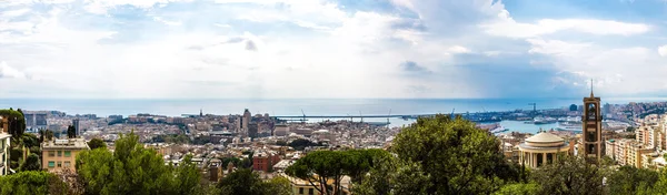 Genoa egy nyári napon, Olaszország — Stock Fotó