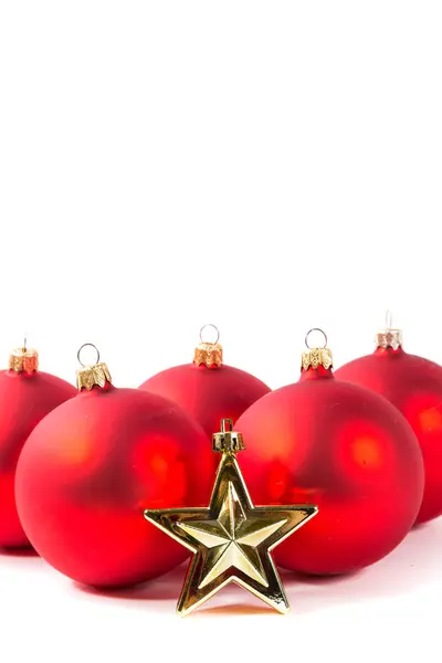 Czerwone kulki świąteczne — Zdjęcie stockowe