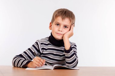 Öğrenci kitap okumak