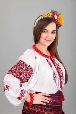 Ukrayna Ulusal elbiseli kadın